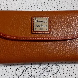 Dooney and Bourke Pebbled Leather Continental Clutch Wallet